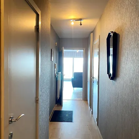 In With Stunning Sea Views, Cleaning Included Apartamento