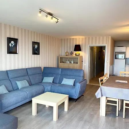 In With Stunning Sea Views, Cleaning Included 니우포르트